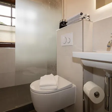 Daire Rüm Hart Ii, Weestersir